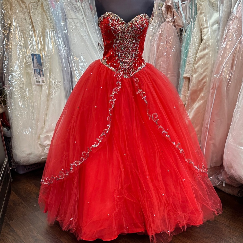 Stunning Red QUINCEAÑERA dress!